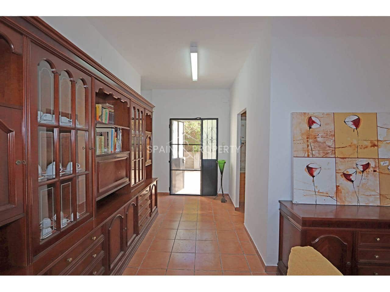 4 bedroom Villa for sale in Montroy with pool garage - € 195,000 (Ref: 10157089)
