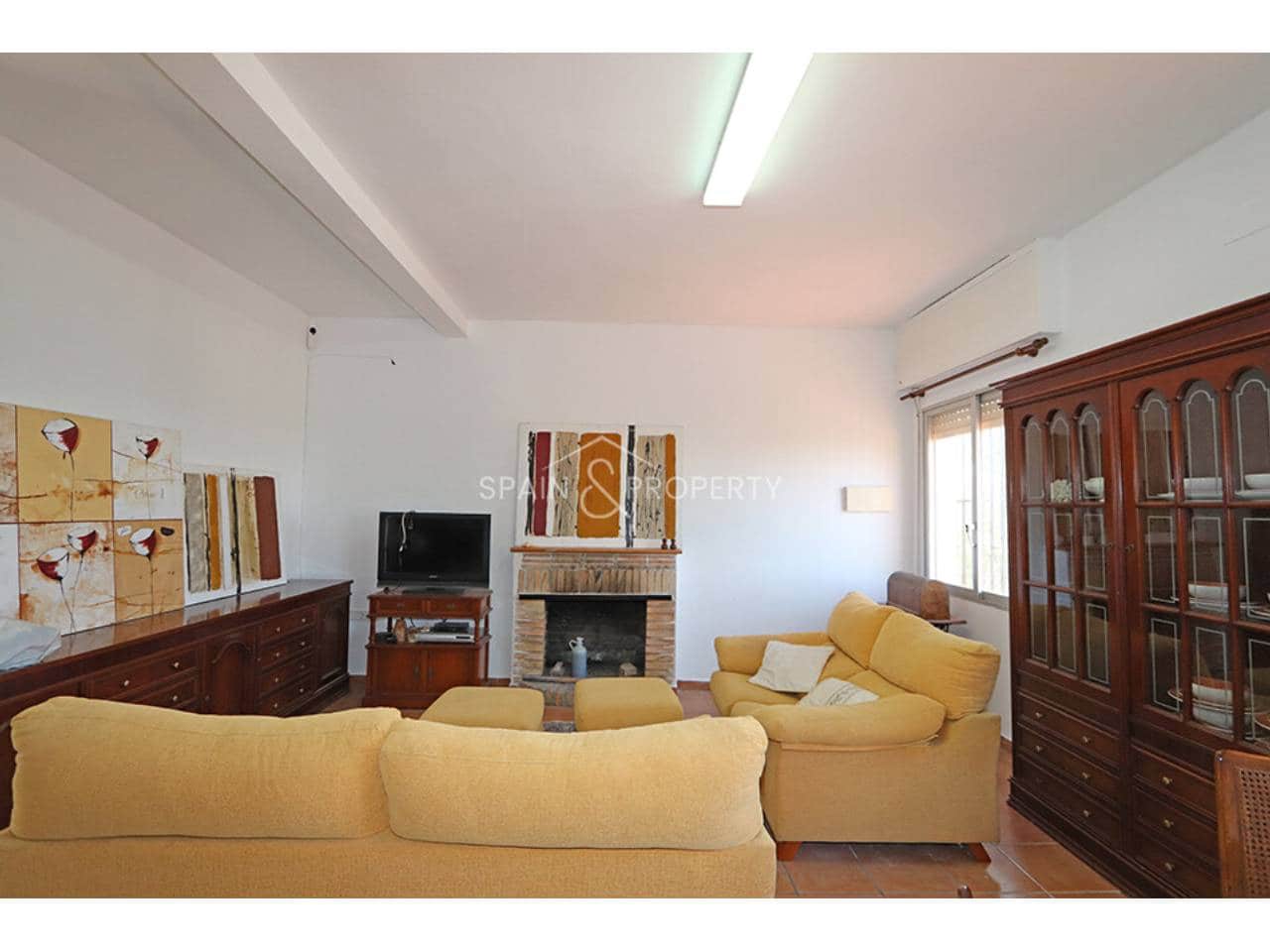 4 bedroom Villa for sale in Montroy with pool garage - € 195,000 (Ref: 10157089)