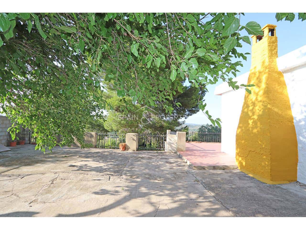 4 bedroom Villa for sale in Montroy with pool garage - € 195,000 (Ref: 10157089)