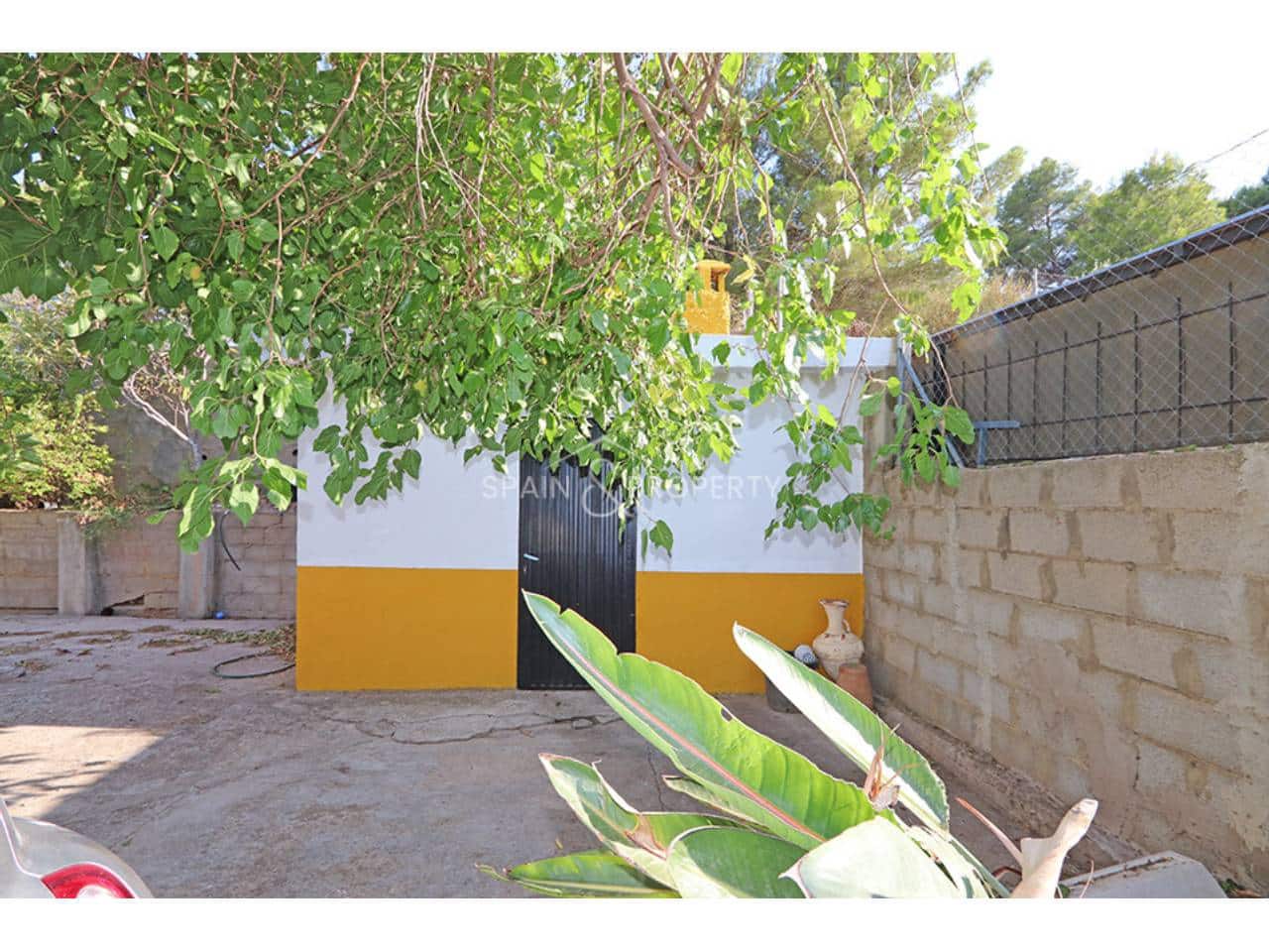 4 bedroom Villa for sale in Montroy with pool garage - € 195,000 (Ref: 10157089)