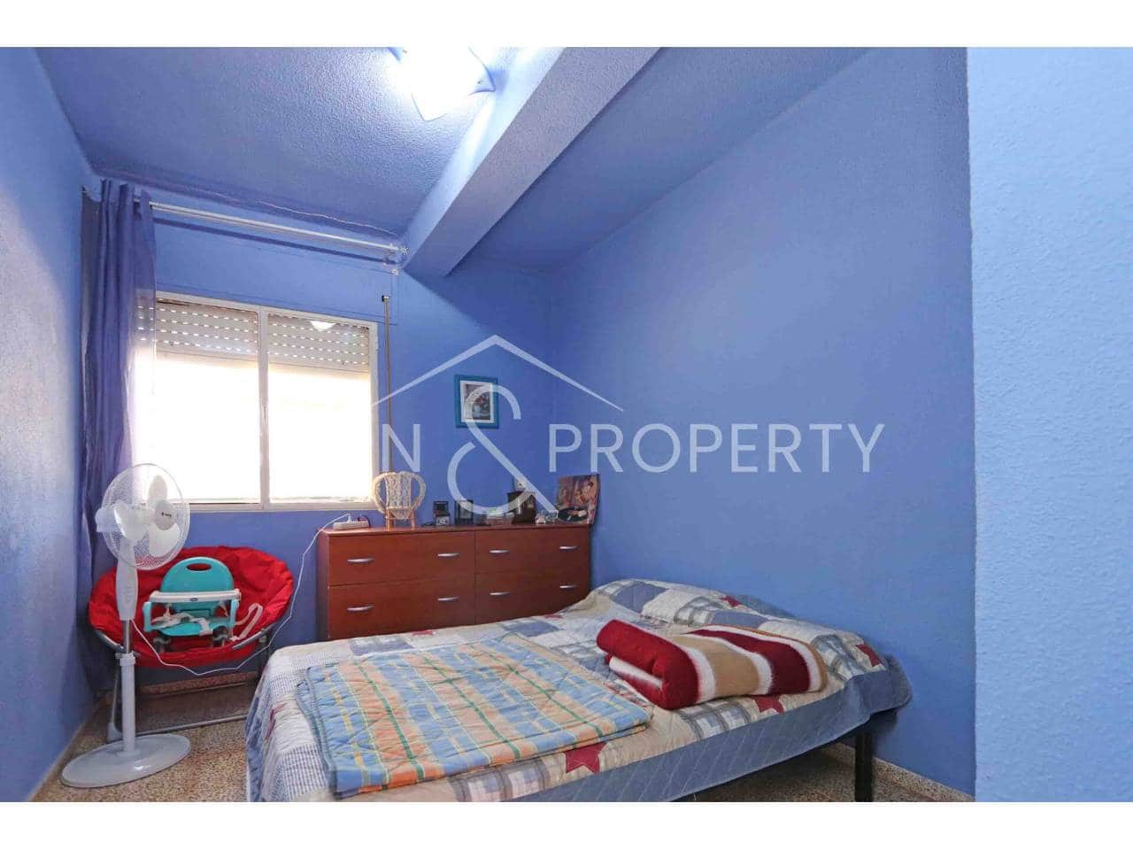 3 bedroom Villa for sale in Macastre with pool garage € 148,000 (Ref