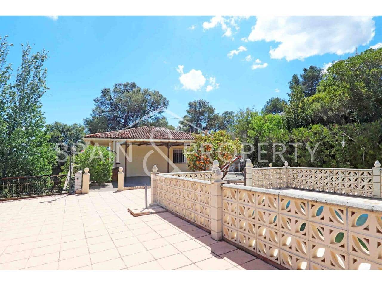 3 bedroom Villa for sale in Macastre with pool garage € 148,000 (Ref