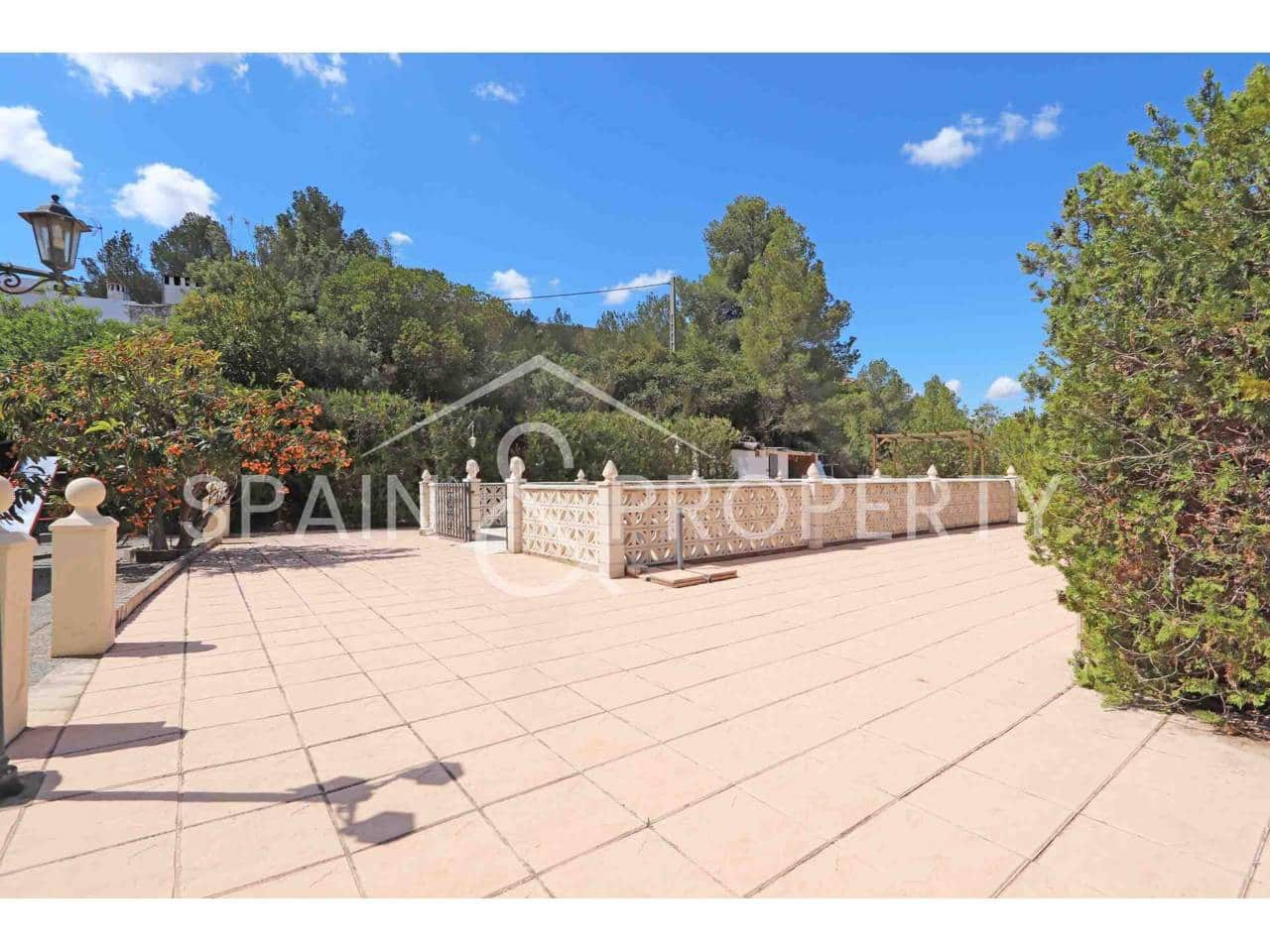 3 bedroom Villa for sale in Macastre with pool garage € 148,000 (Ref