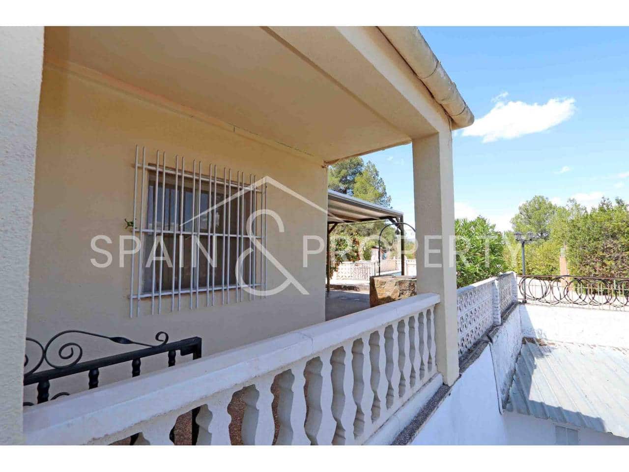 3 bedroom Villa for sale in Macastre with pool garage € 148,000 (Ref