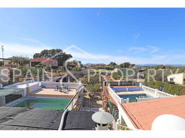 5 soveværelse Villa til salg i Montserrat med swimmingpool - € 185.000 (Ref: 8821548)