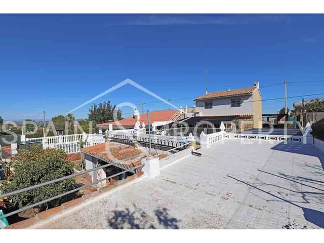 5 soveværelse Villa til salg i Montserrat med swimmingpool - € 185.000 (Ref: 8821548)