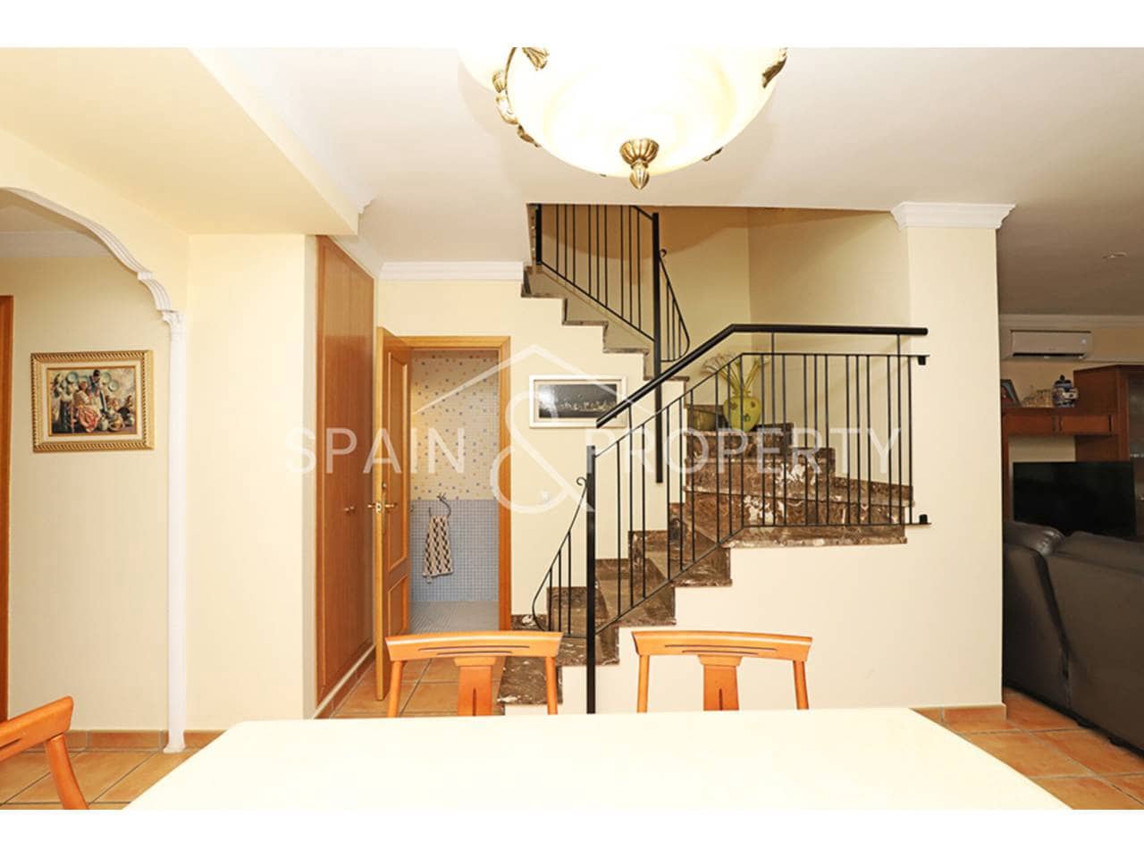 3 soveværelse Villa til salg i Montserrat med swimmingpool - € 280.000 (Ref: 8896101)