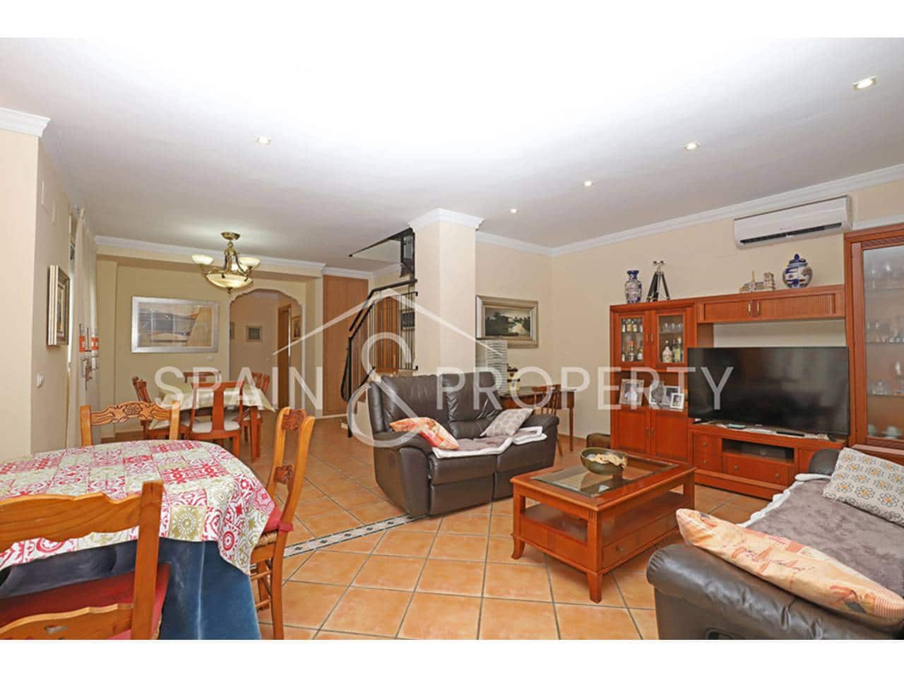 3 soveværelse Villa til salg i Montserrat med swimmingpool - € 280.000 (Ref: 8896101)