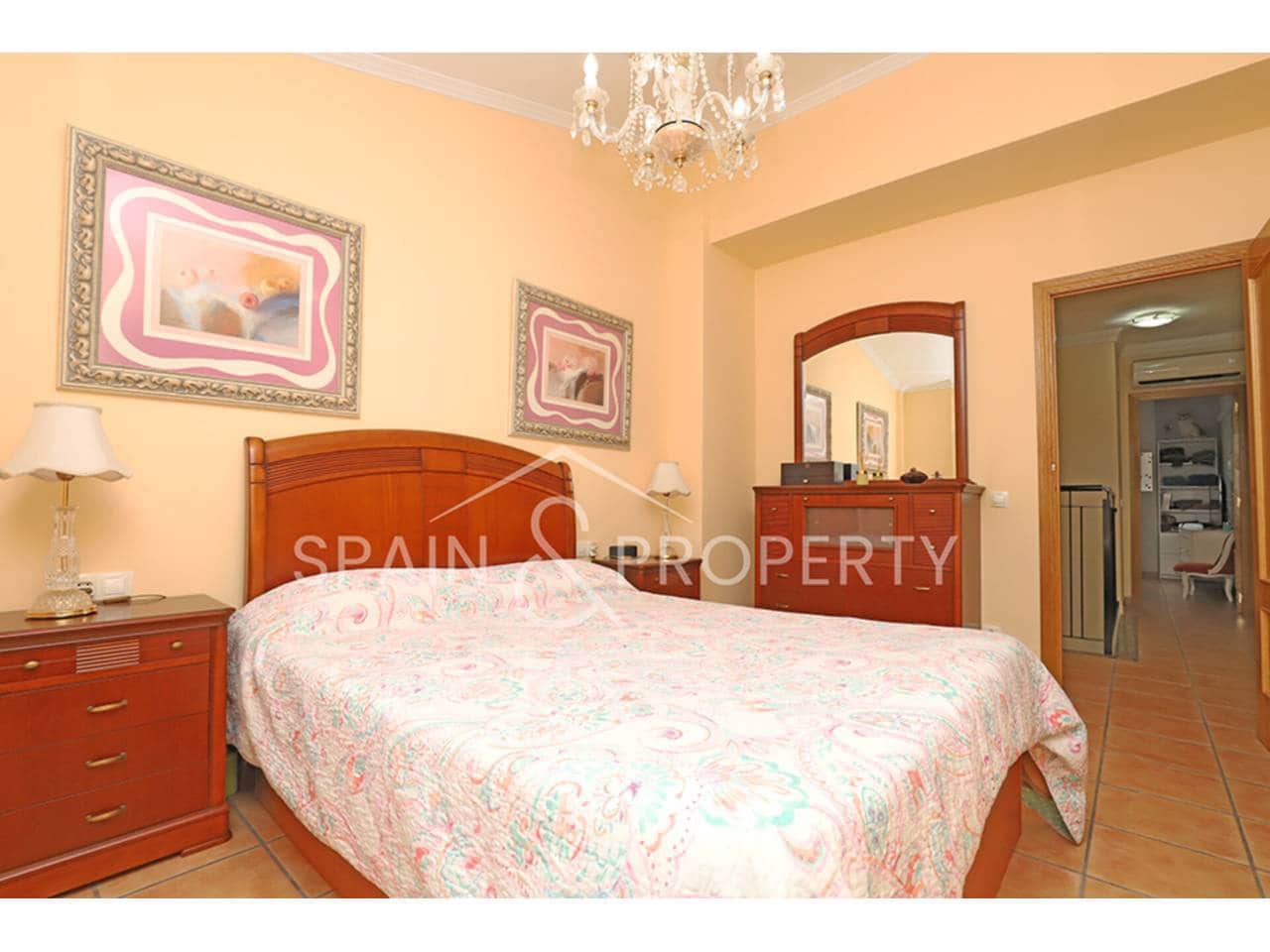 3 soveværelse Villa til salg i Montserrat med swimmingpool - € 280.000 (Ref: 8896101)