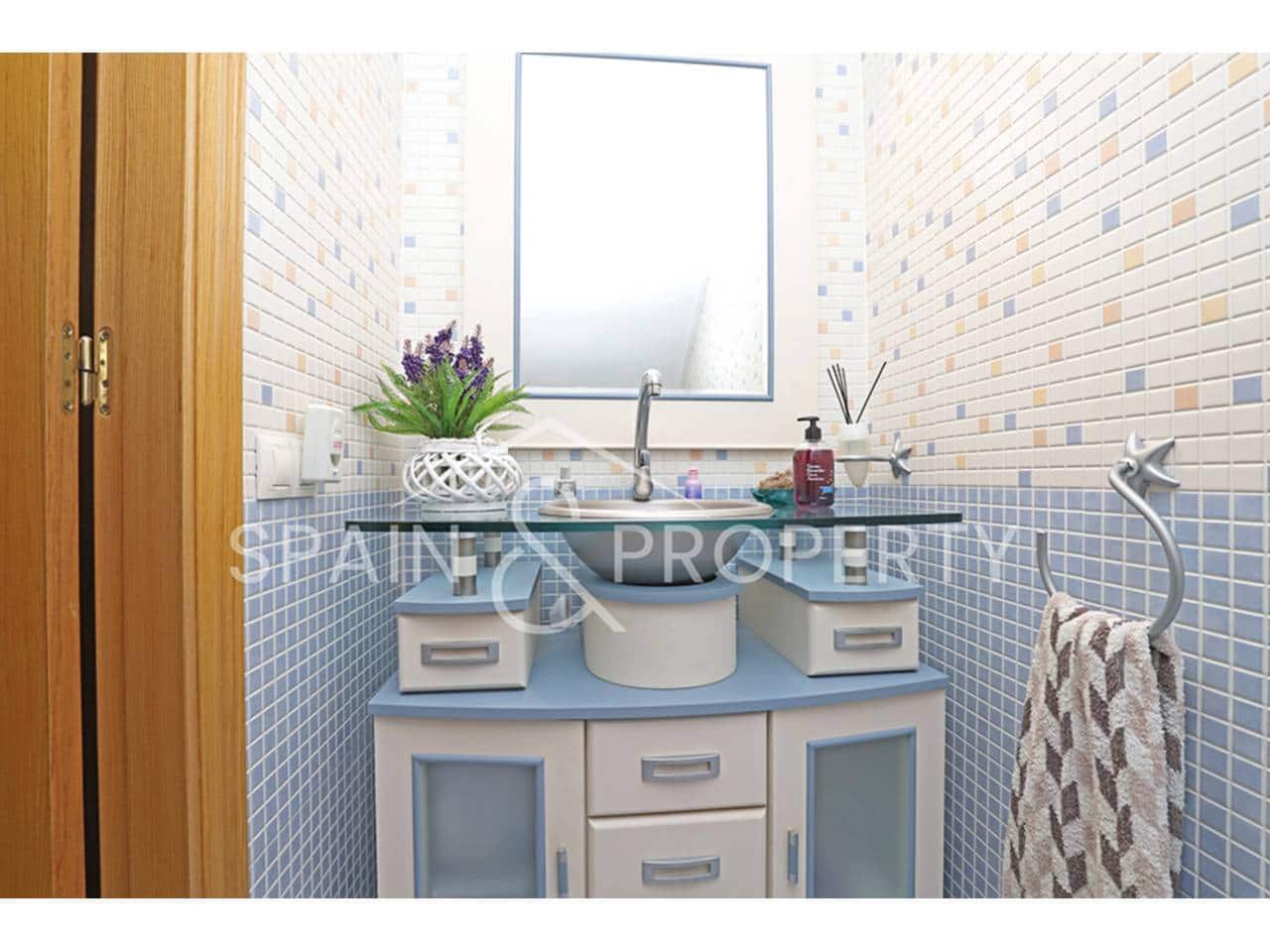 3 soveværelse Villa til salg i Montserrat med swimmingpool - € 280.000 (Ref: 8896101)