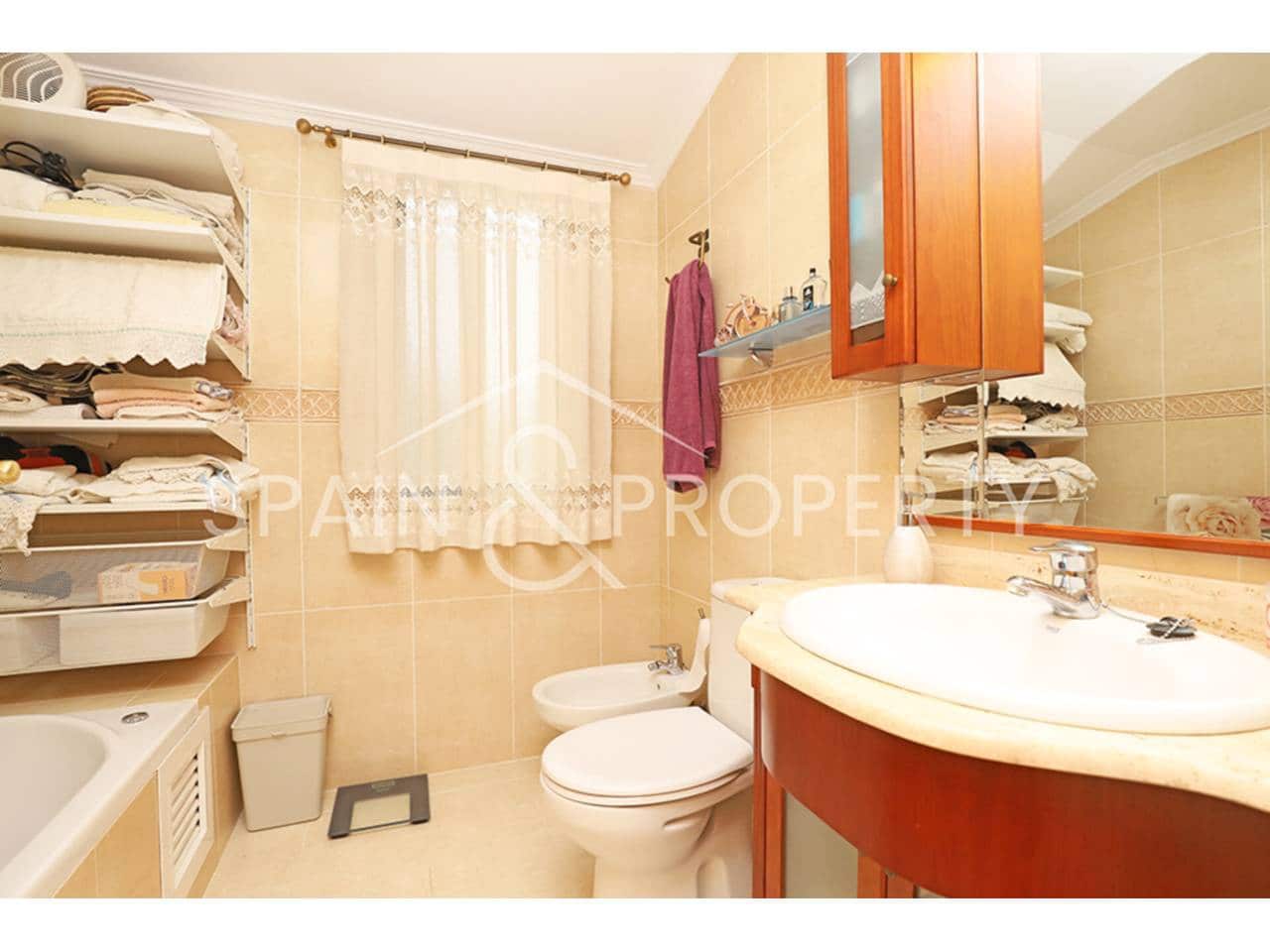 3 soveværelse Villa til salg i Montserrat med swimmingpool - € 280.000 (Ref: 8896101)