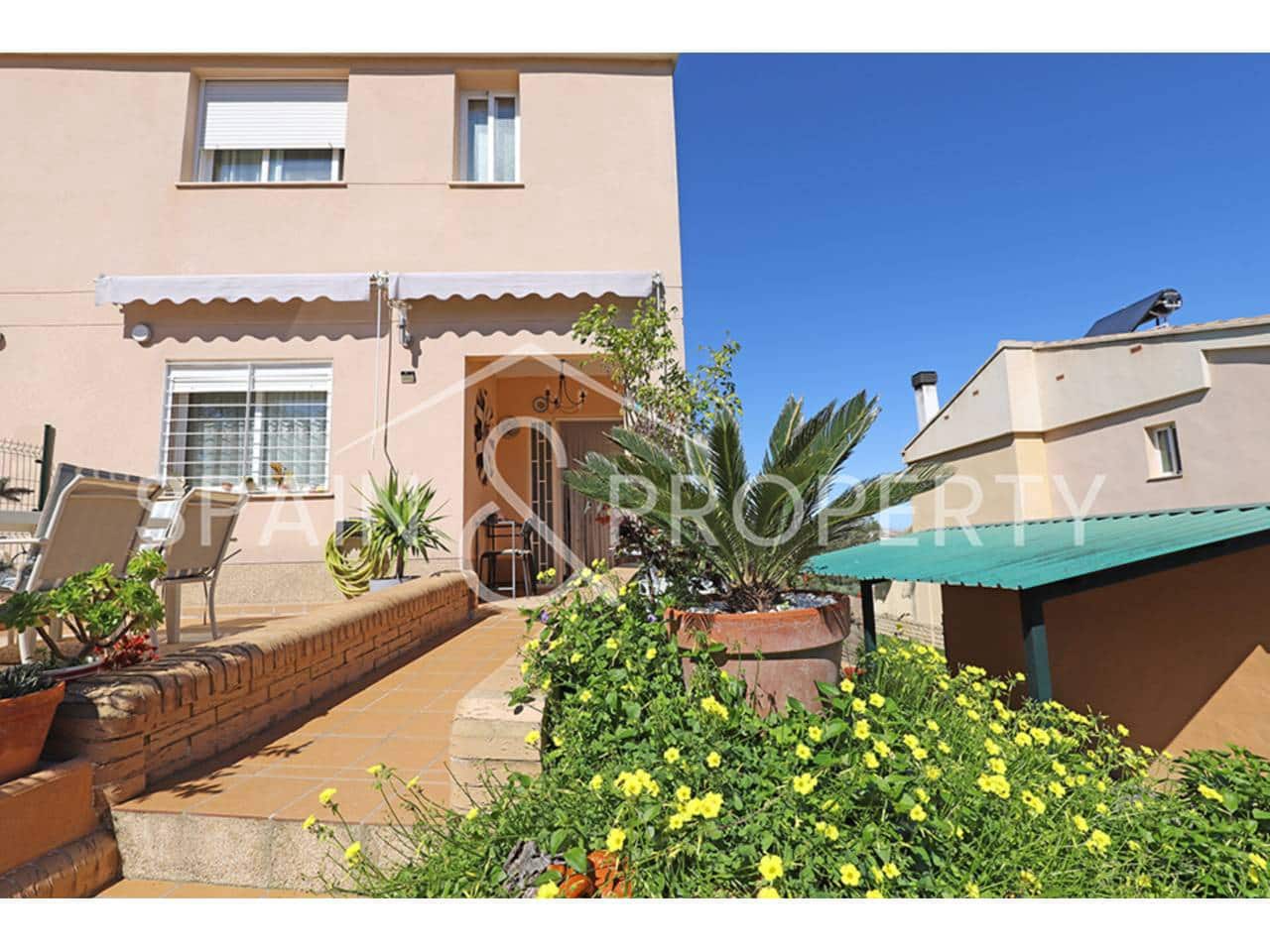 3 soveværelse Villa til salg i Montserrat med swimmingpool - € 280.000 (Ref: 8896101)