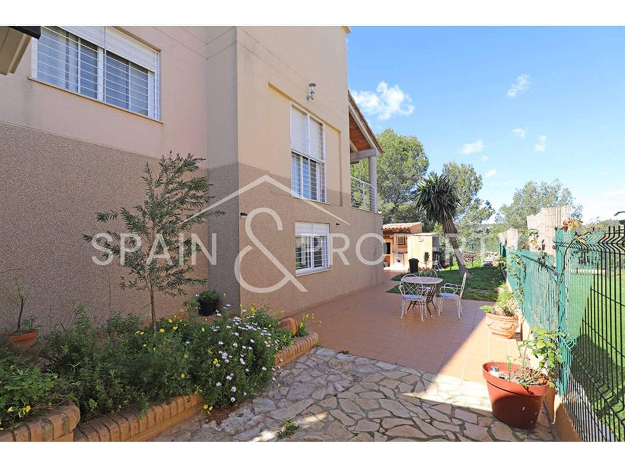 3 soveværelse Villa til salg i Montserrat med swimmingpool - € 280.000 (Ref: 8896101)