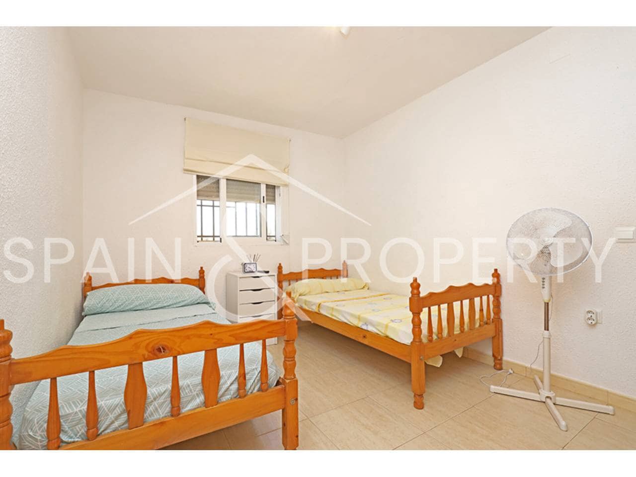 3 soveværelse Villa til salg i Montserrat med swimmingpool garage - € 220.000 (Ref: 9036252)