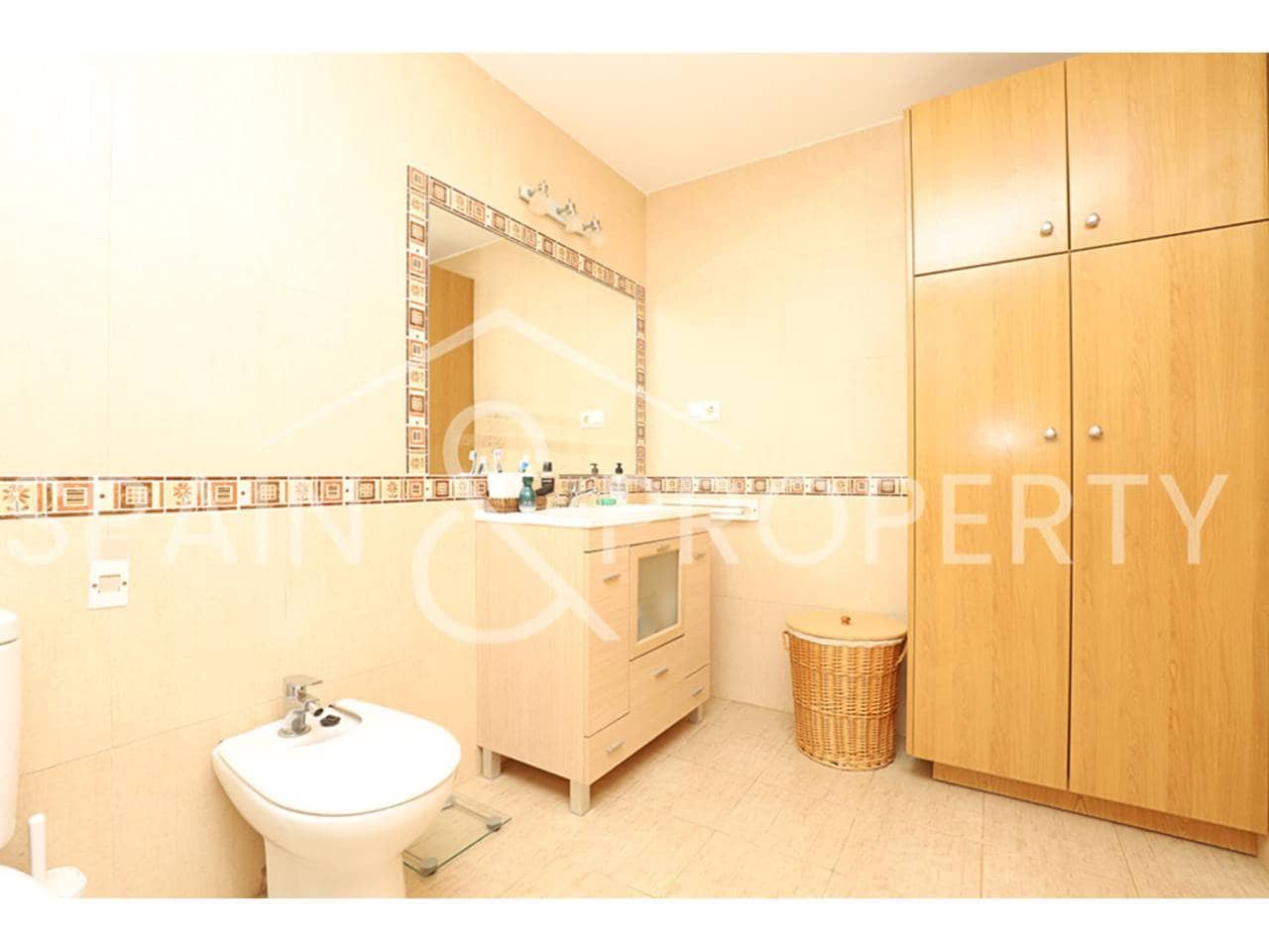 3 soveværelse Villa til salg i Montserrat med swimmingpool garage - € 220.000 (Ref: 9036252)