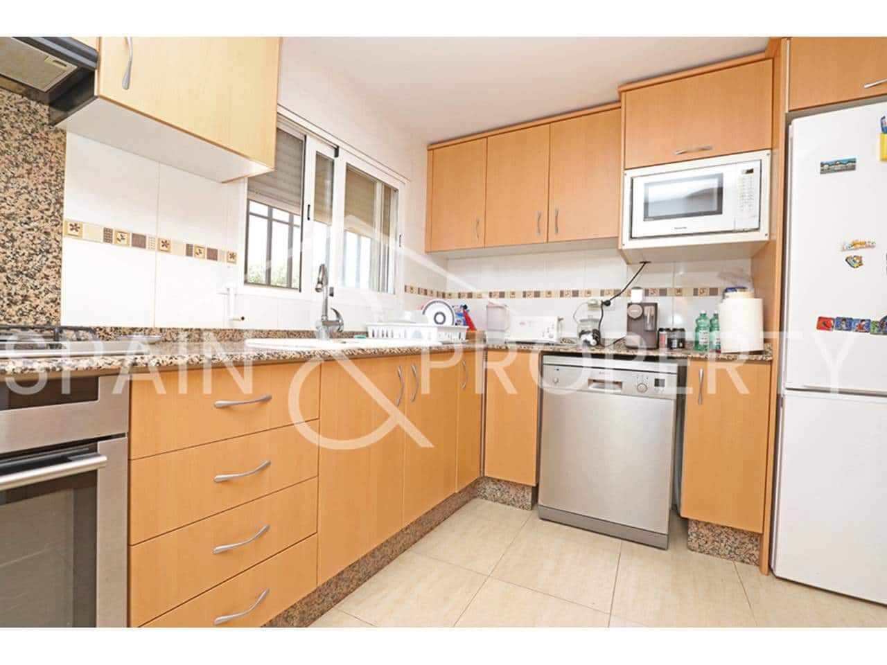 3 soveværelse Villa til salg i Montserrat med swimmingpool garage - € 220.000 (Ref: 9036252)