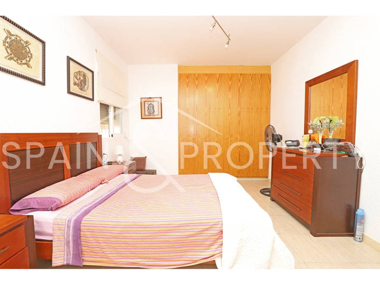 3 soveværelse Villa til salg i Montserrat med swimmingpool garage - € 220.000 (Ref: 9036252)