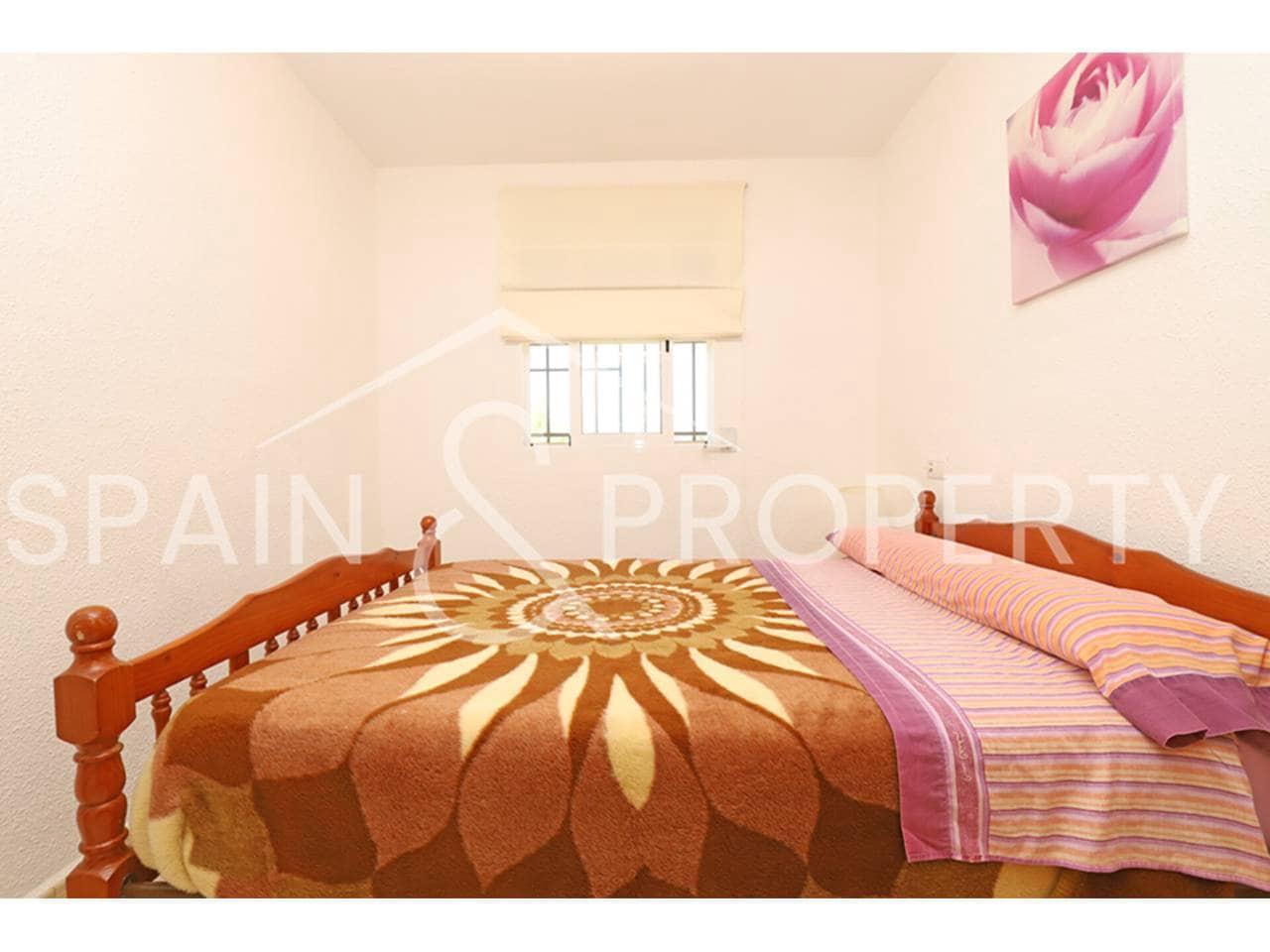 3 soveværelse Villa til salg i Montserrat med swimmingpool garage - € 220.000 (Ref: 9036252)