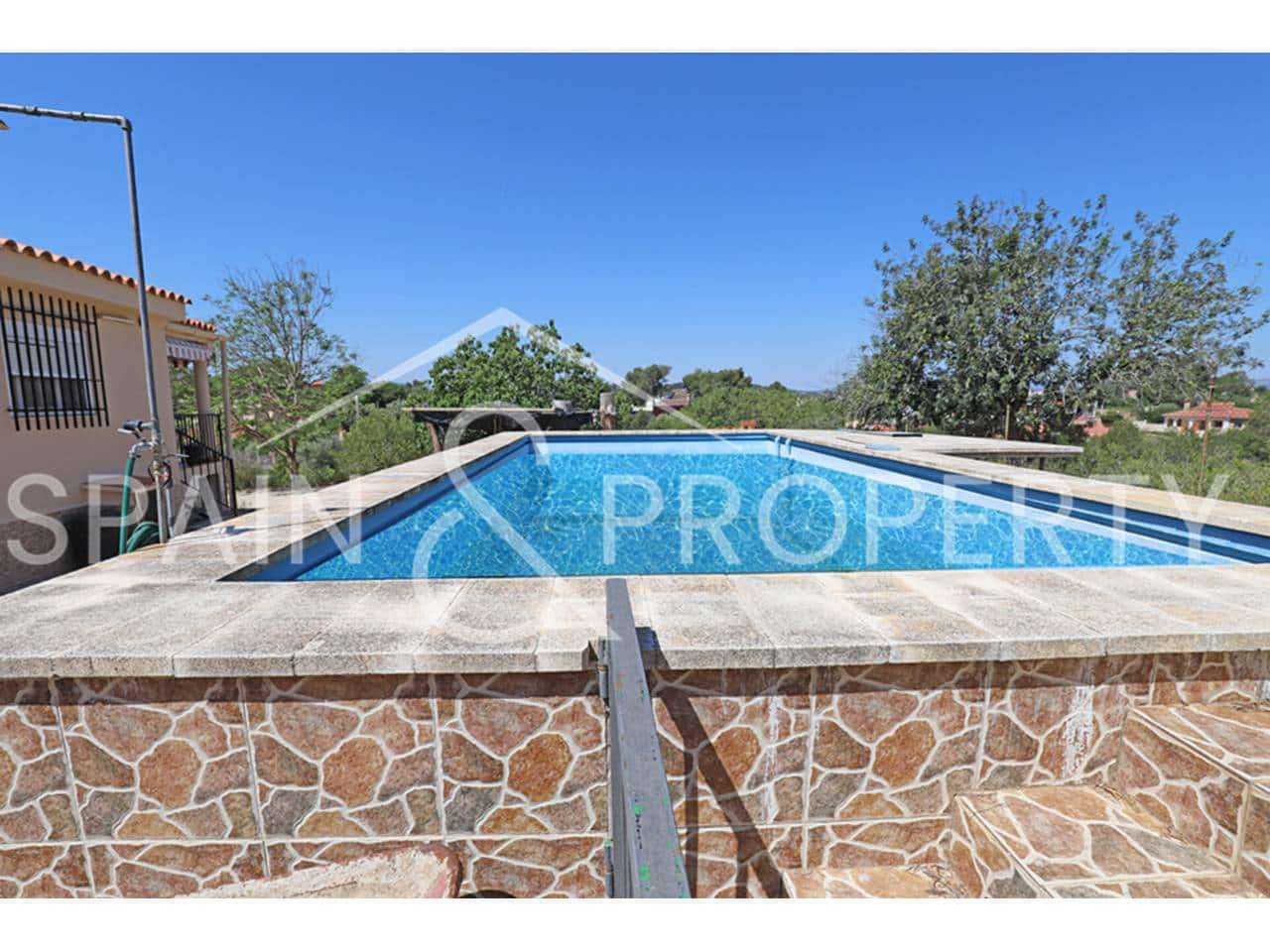 3 soveværelse Villa til salg i Montserrat med swimmingpool garage - € 220.000 (Ref: 9036252)