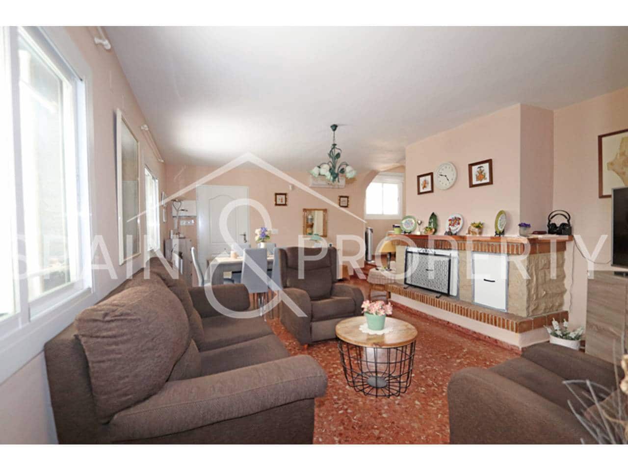 4 chambre Villa/Maison à vendre à Turis avec piscine garage - 315 000 € (Ref: 9208008)