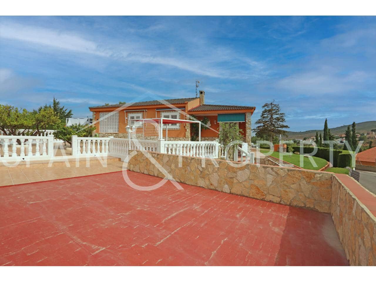 4 chambre Villa/Maison à vendre à Turis avec piscine garage - 315 000 € (Ref: 9208008)