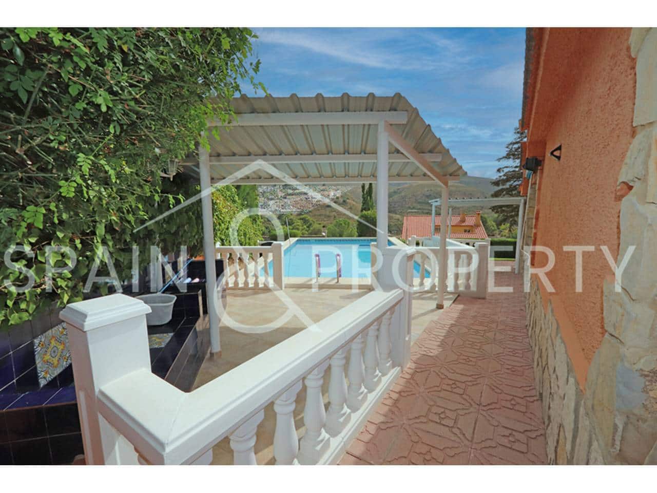 4 chambre Villa/Maison à vendre à Turis avec piscine garage - 315 000 € (Ref: 9208008)