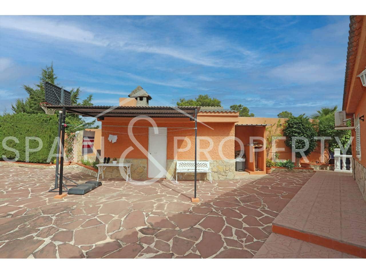 4 chambre Villa/Maison à vendre à Turis avec piscine garage - 315 000 € (Ref: 9208008)