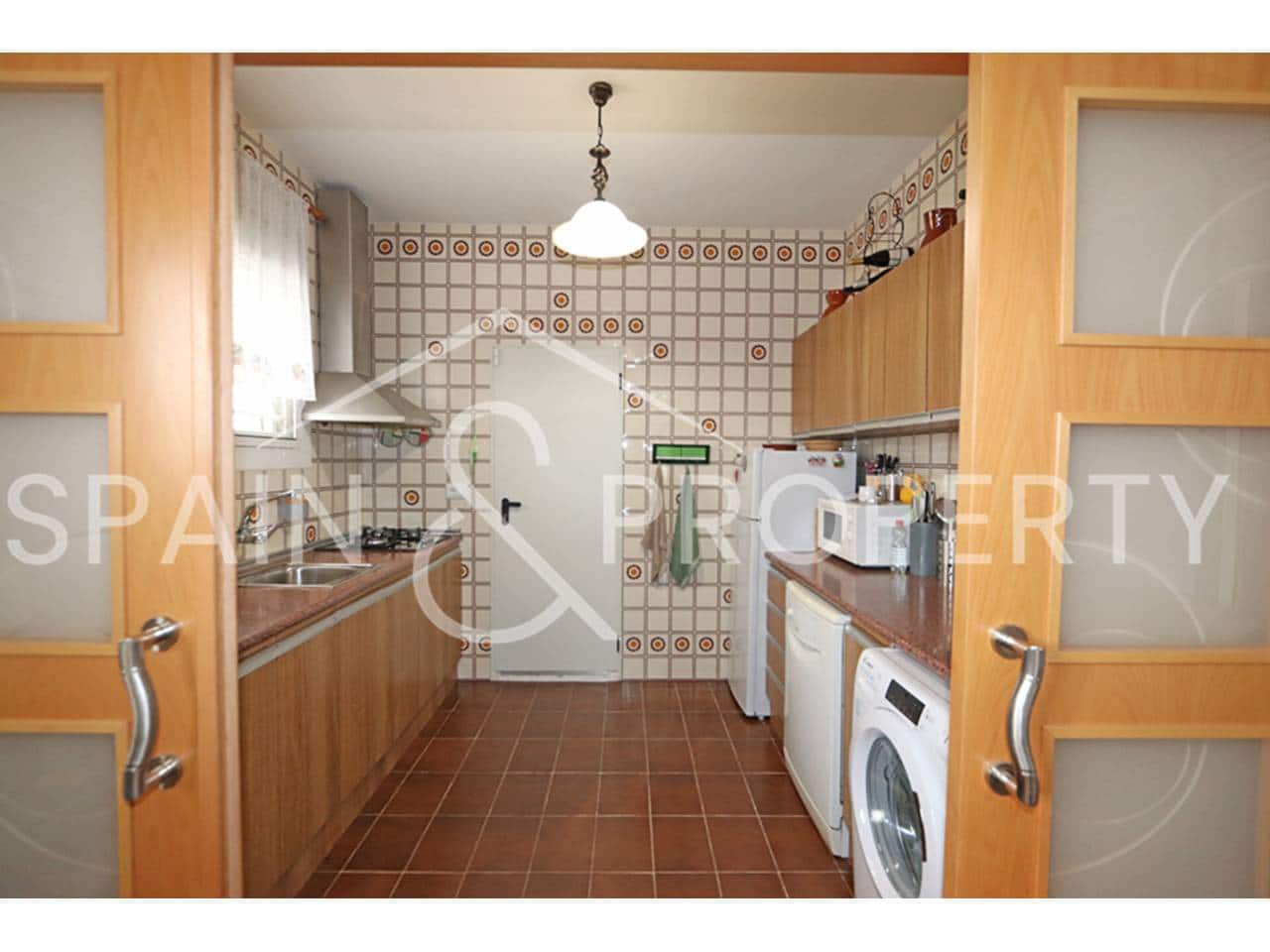 4 chambre Villa/Maison à vendre à Turis avec piscine garage - 315 000 € (Ref: 9208008)