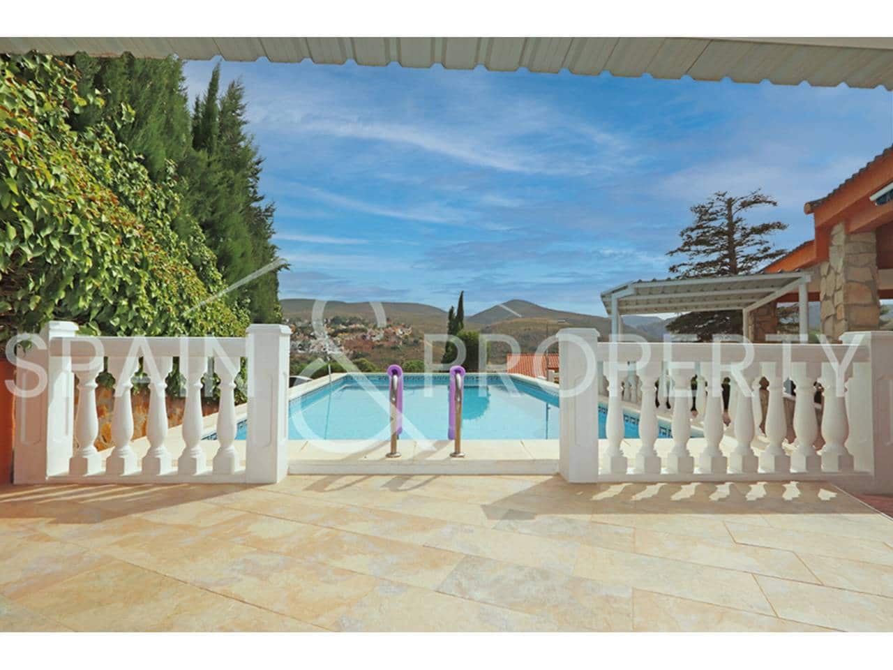 4 chambre Villa/Maison à vendre à Turis avec piscine garage - 315 000 € (Ref: 9208008)