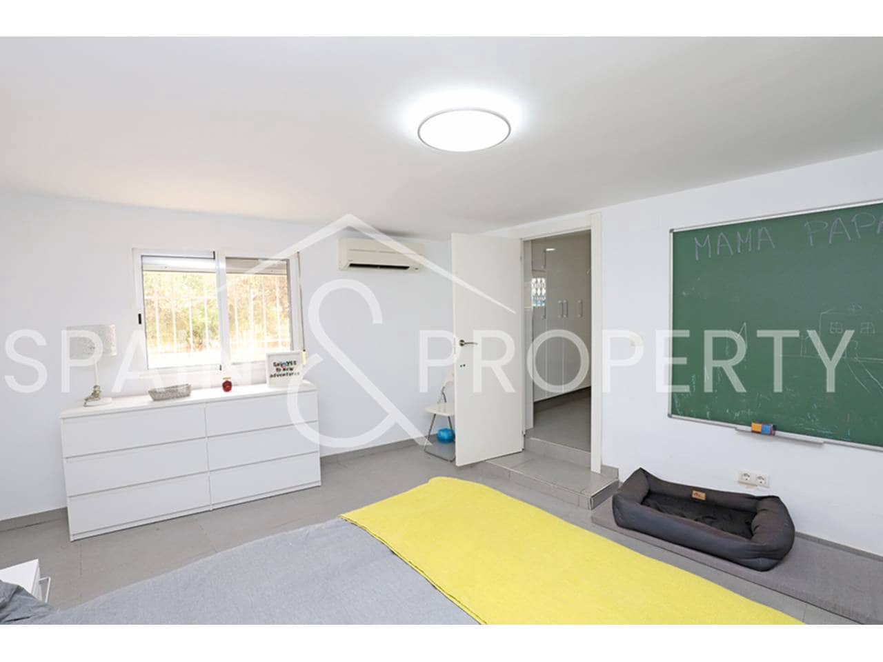 3 soveværelse Villa til salg i Montserrat med garage - € 380.000 (Ref: 9218565)