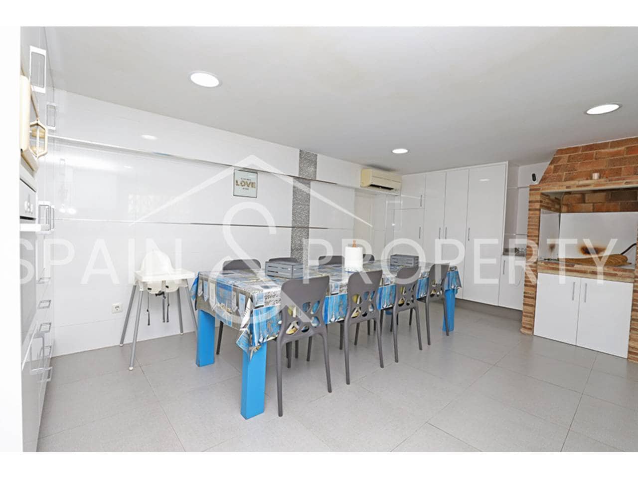 3 soveværelse Villa til salg i Montserrat med garage - € 380.000 (Ref: 9218565)