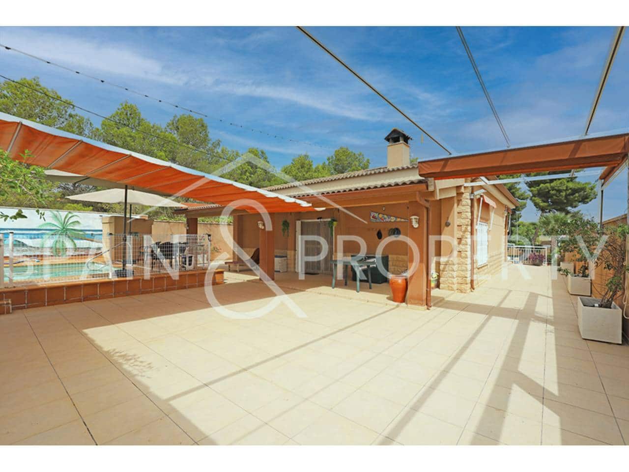 3 soveværelse Villa til salg i Montserrat med garage - € 380.000 (Ref: 9218565)