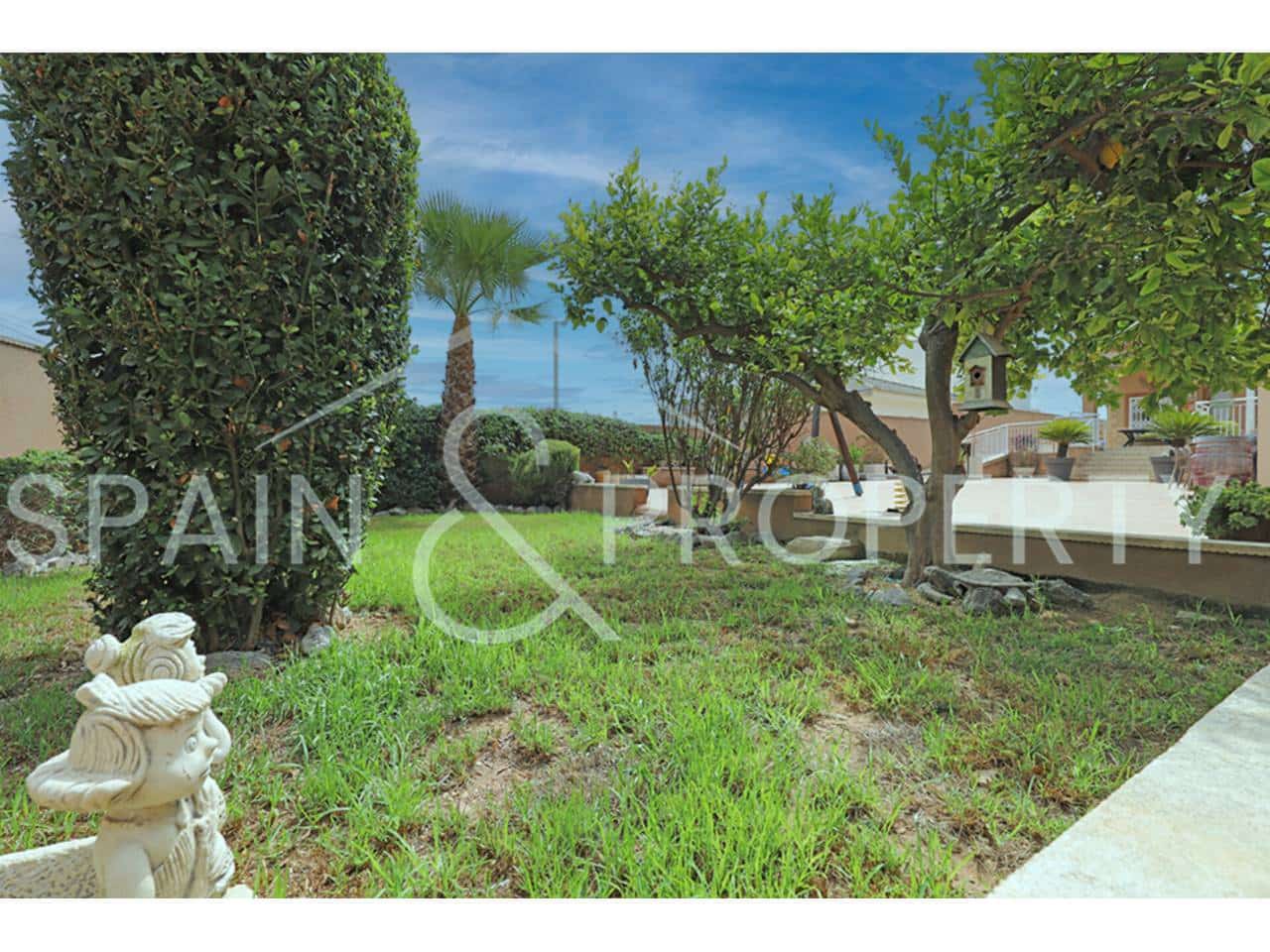 3 soveværelse Villa til salg i Montserrat med garage - € 380.000 (Ref: 9218565)