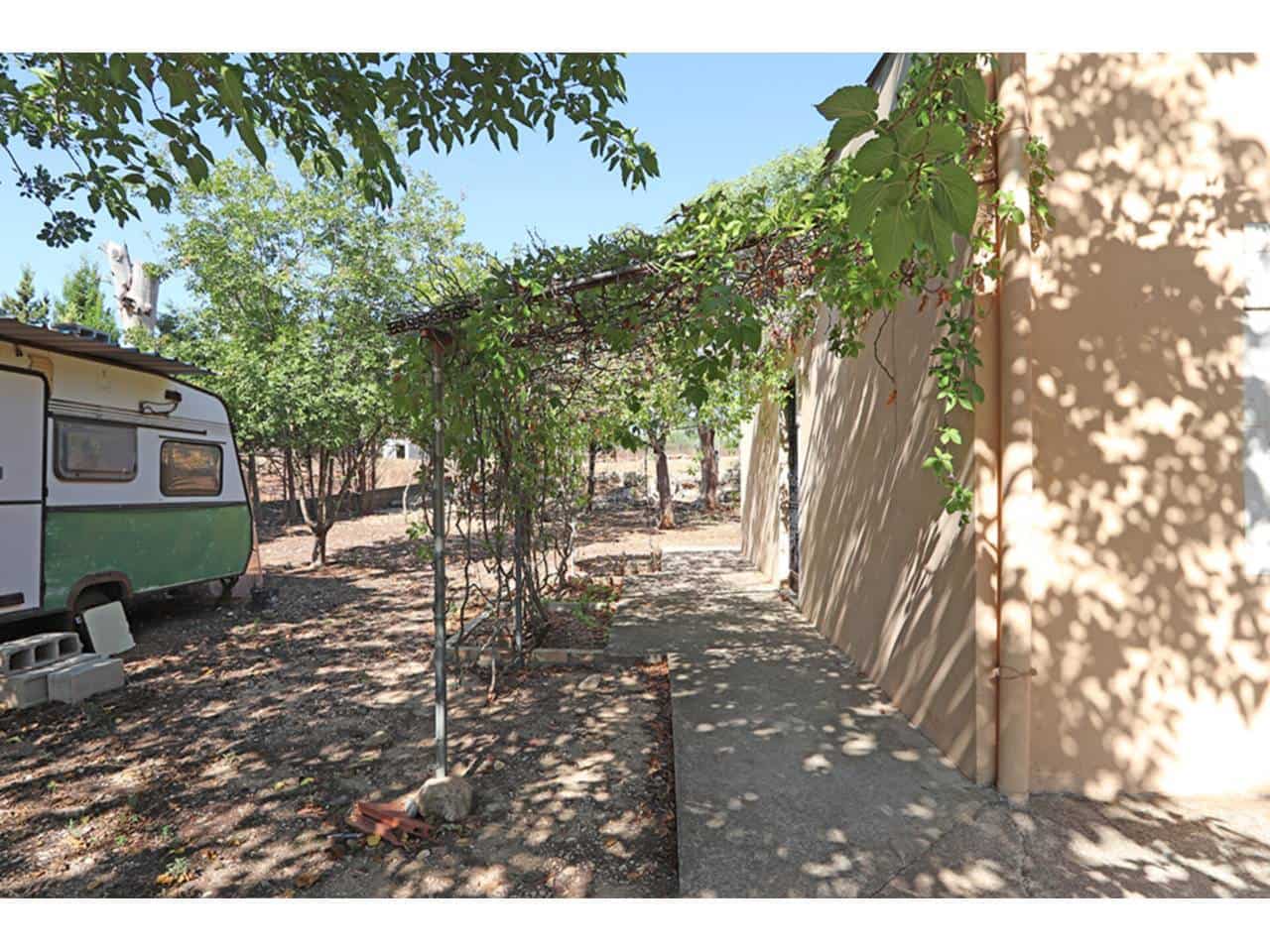 4 soverom Villa til salgs i Catadau med svømmebasseng garasje - € 139 000 (Ref: 9251710)