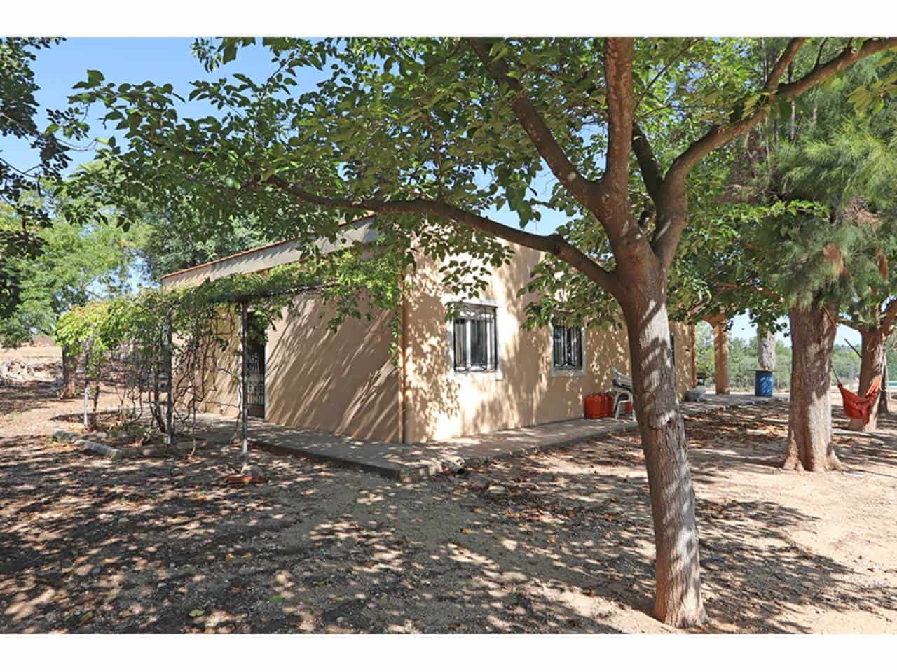 4 soverom Villa til salgs i Catadau med svømmebasseng garasje - € 139 000 (Ref: 9251710)