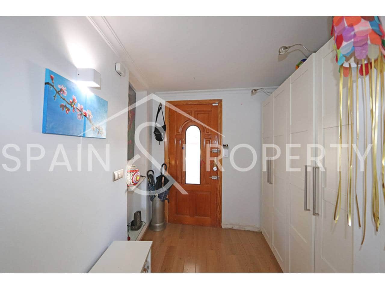 4 bedroom Villa for sale in Montroy with pool garage - € 249,900 (Ref: 9280664)