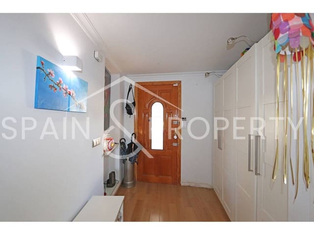 4 bedroom Villa for sale in Montroy with pool garage - € 249,900 (Ref: 9280664)