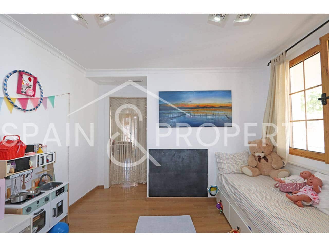 4 bedroom Villa for sale in Montroy with pool garage - € 249,900 (Ref: 9280664)