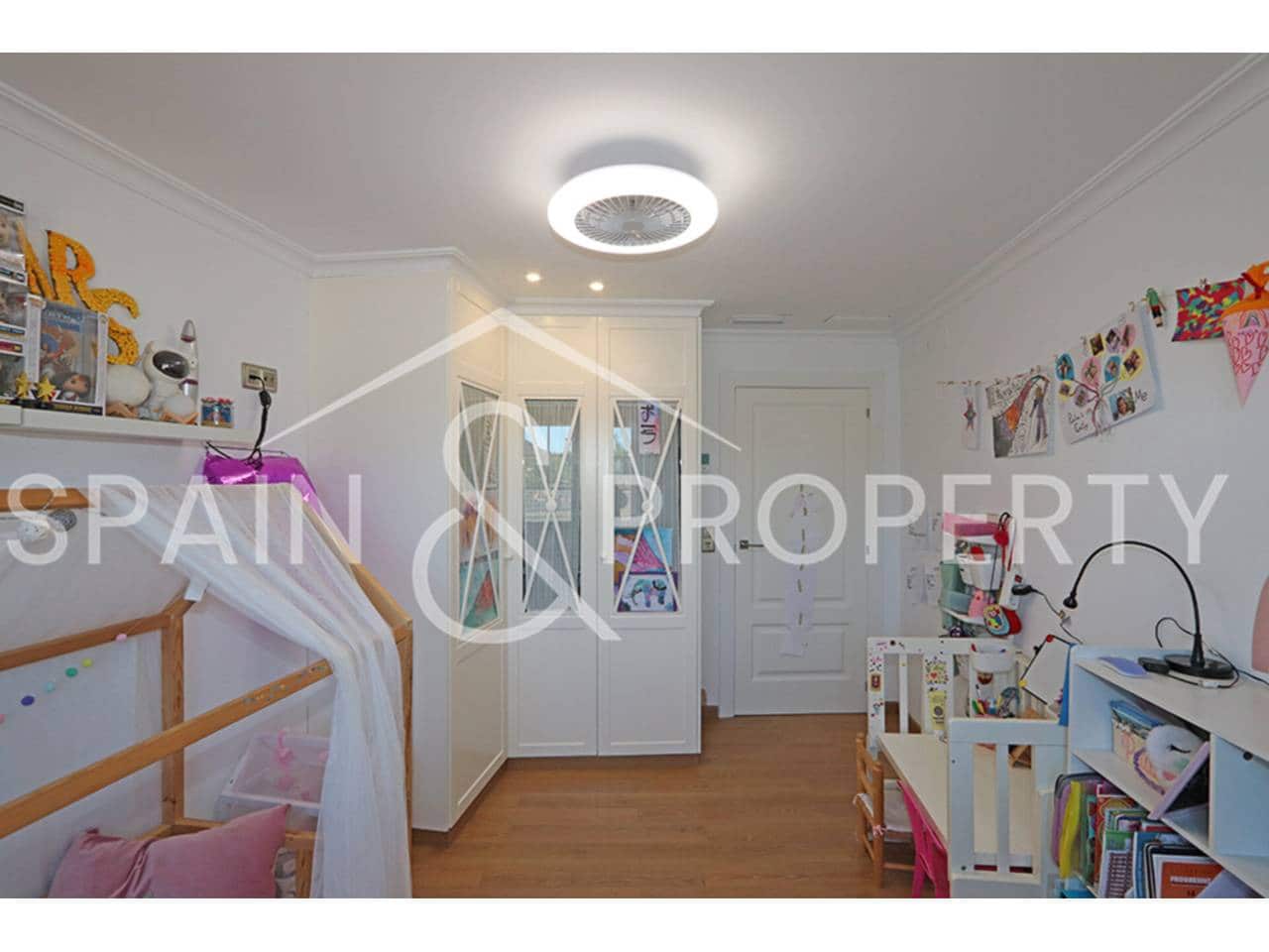 4 bedroom Villa for sale in Montroy with pool garage - € 249,900 (Ref: 9280664)