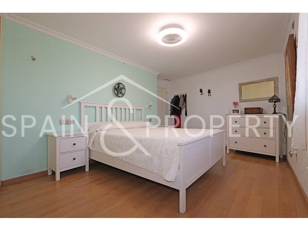 4 bedroom Villa for sale in Montroy with pool garage - € 249,900 (Ref: 9280664)