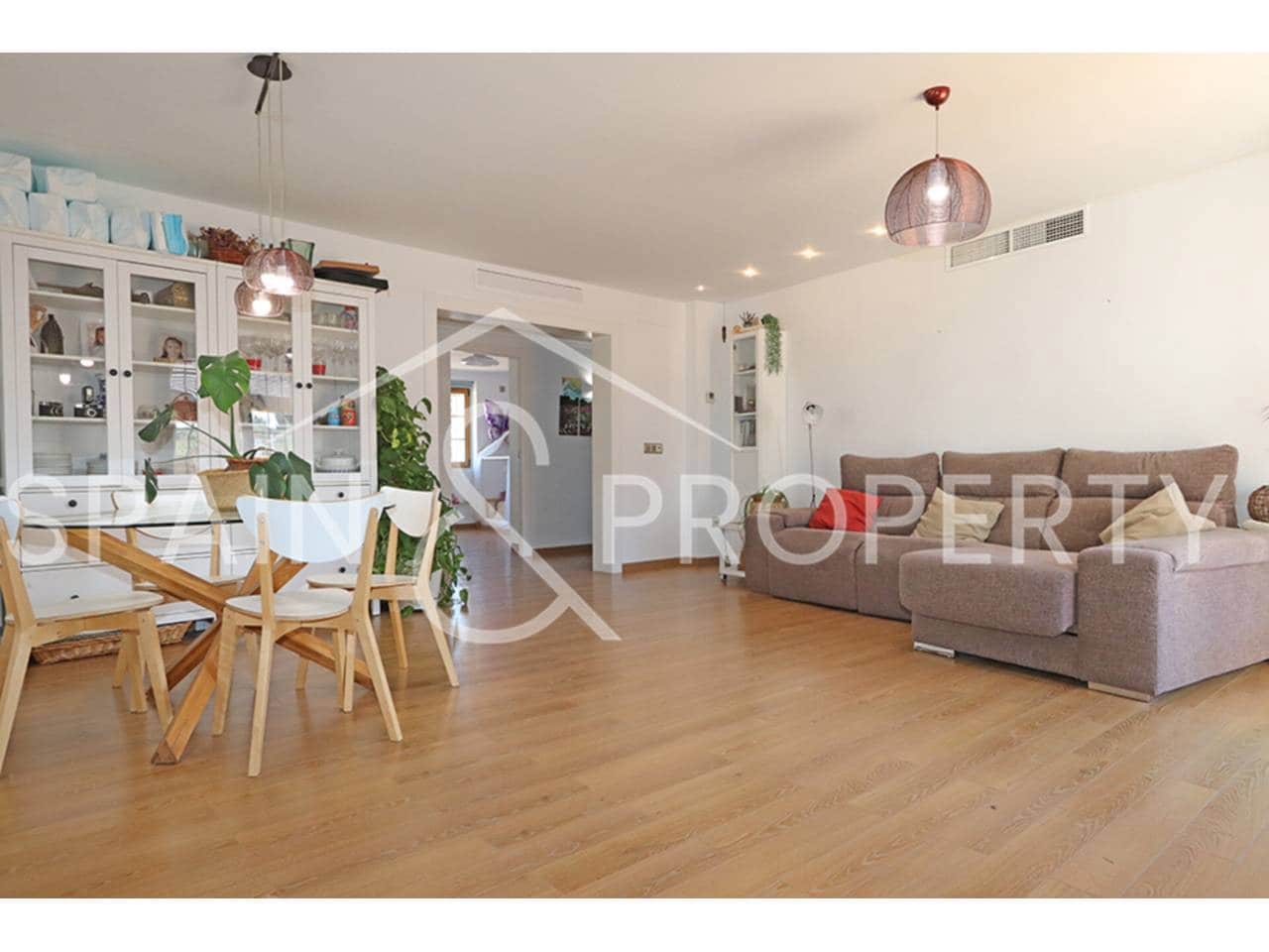 4 bedroom Villa for sale in Montroy with pool garage - € 249,900 (Ref: 9280664)