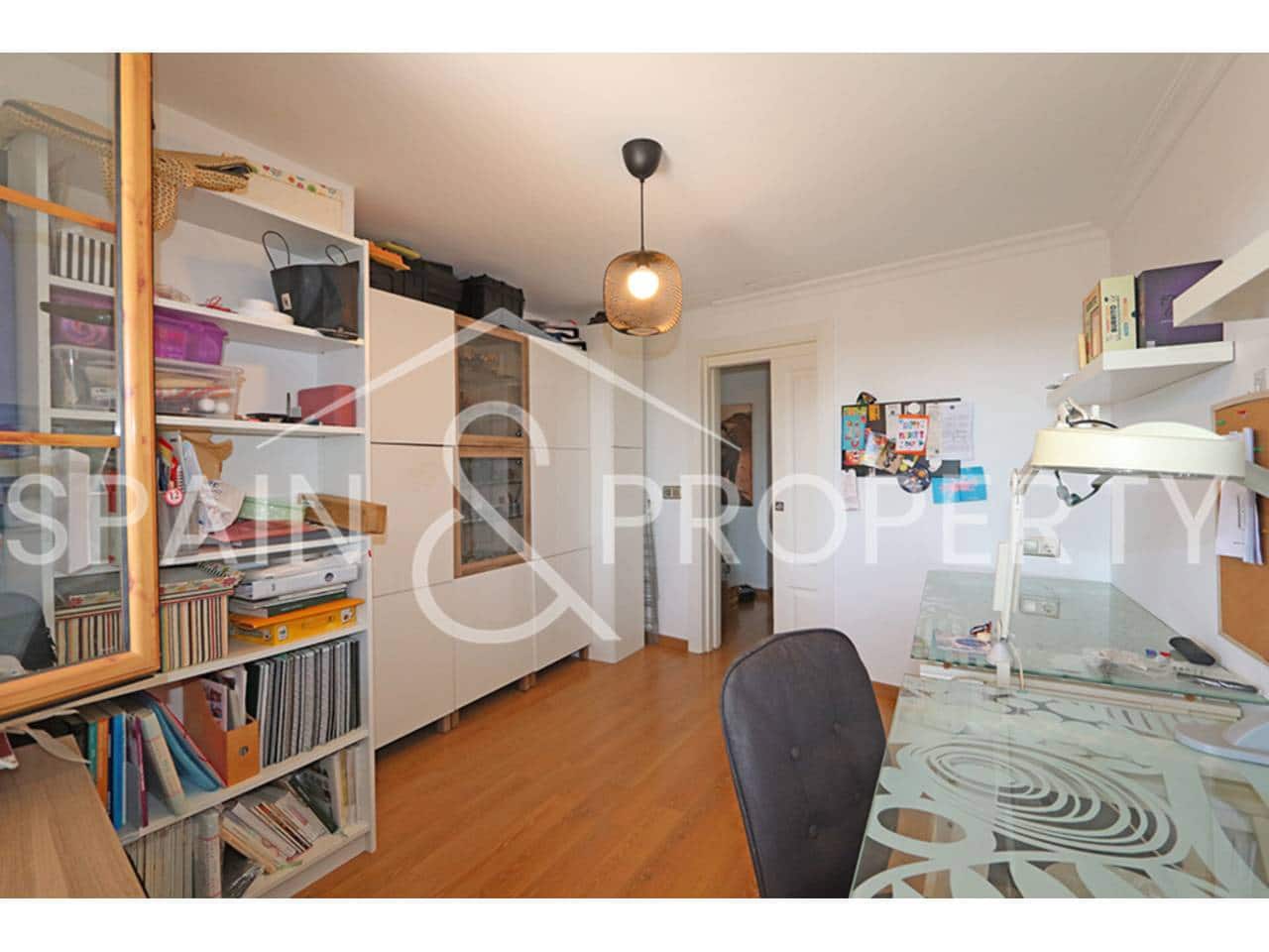 4 bedroom Villa for sale in Montroy with pool garage - € 249,900 (Ref: 9280664)