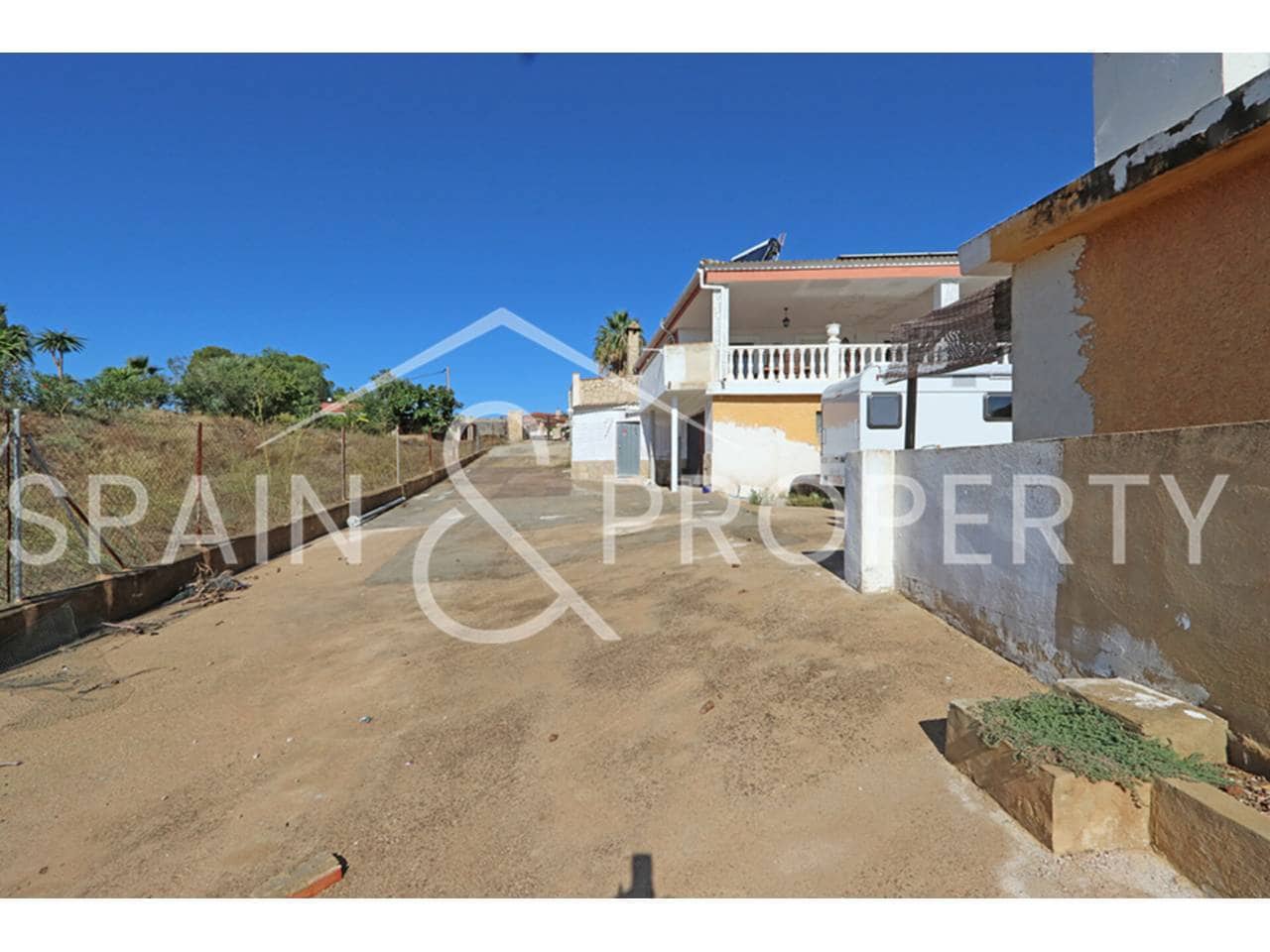 4 bedroom Villa for sale in Montroy with pool garage - € 249,900 (Ref: 9280664)