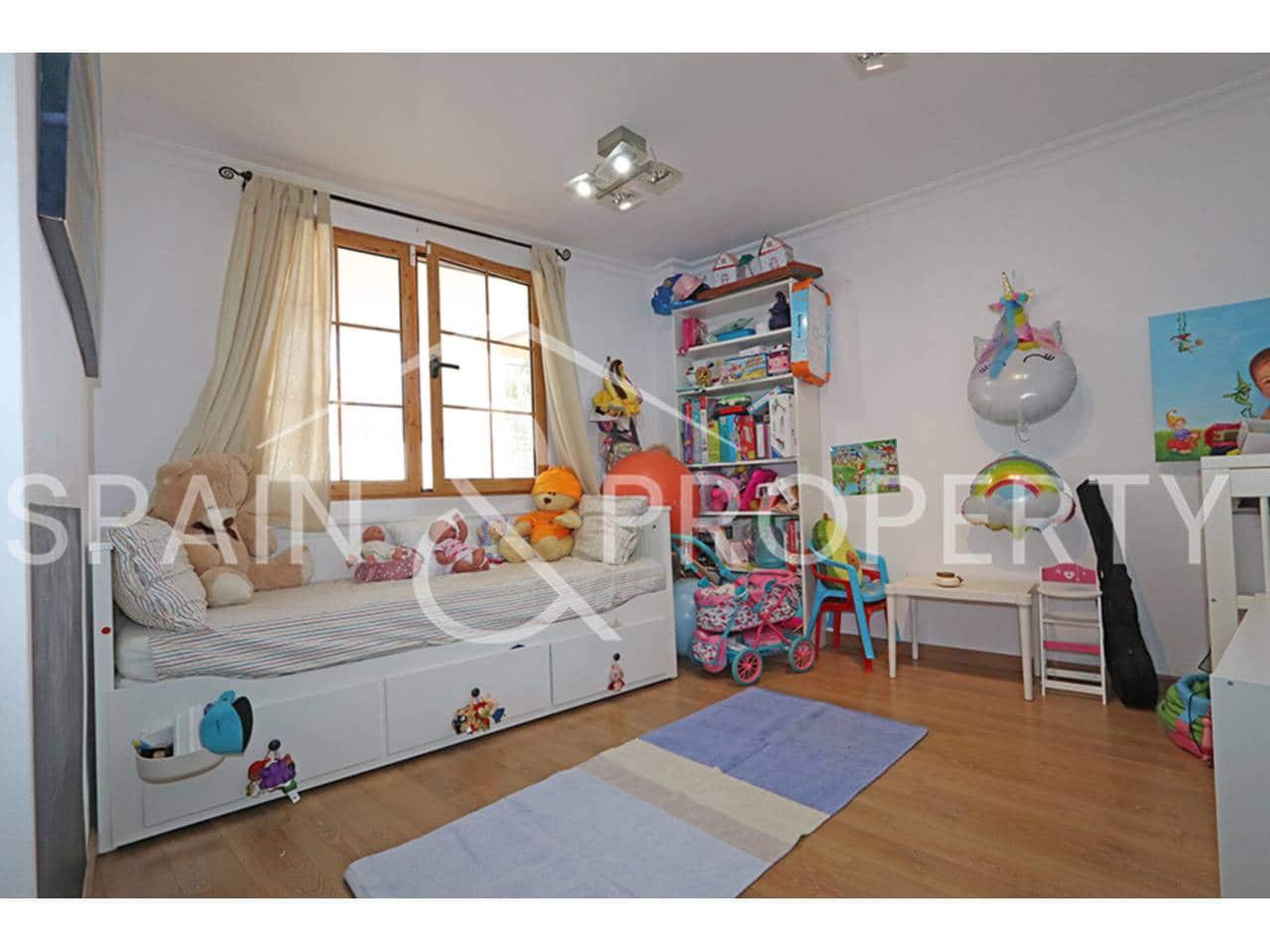 4 bedroom Villa for sale in Montroy with pool garage - € 249,900 (Ref: 9280664)