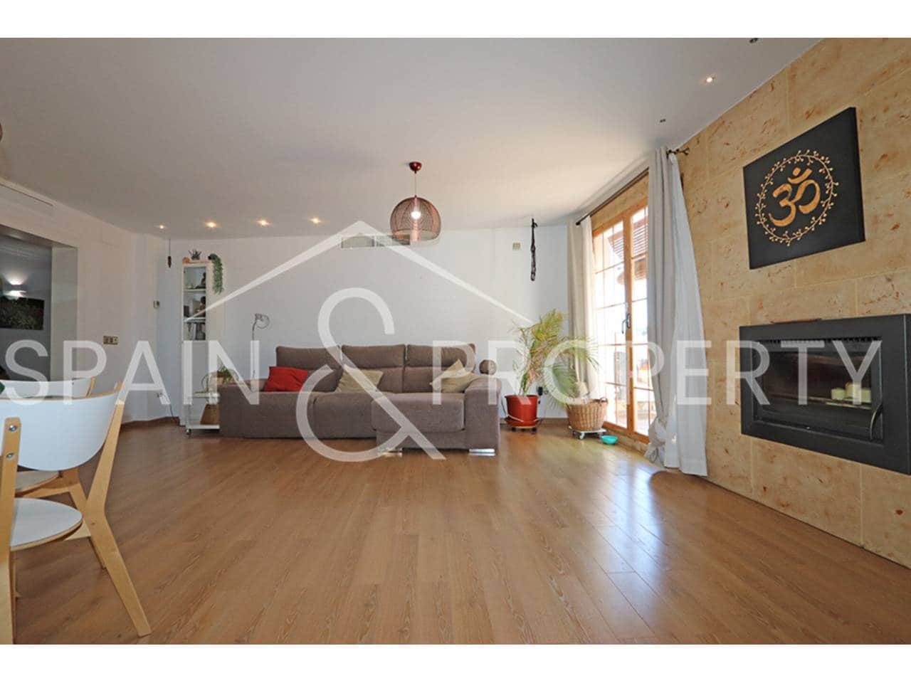 4 bedroom Villa for sale in Montroy with pool garage - € 249,900 (Ref: 9280664)