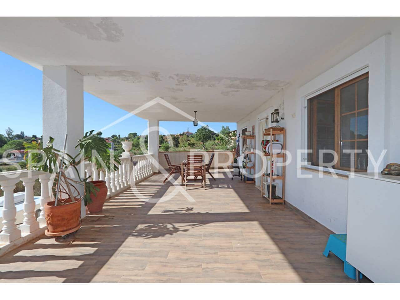 4 bedroom Villa for sale in Montroy with pool garage - € 249,900 (Ref: 9280664)