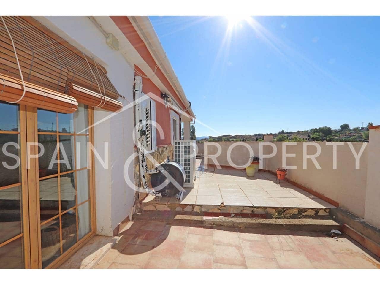 4 bedroom Villa for sale in Montroy with pool garage - € 249,900 (Ref: 9280664)