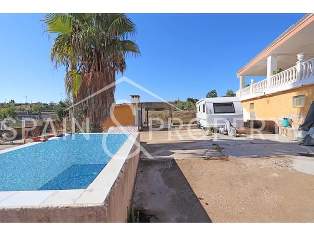 4 bedroom Villa for sale in Montroy with pool garage - € 249,900 (Ref: 9280664)
