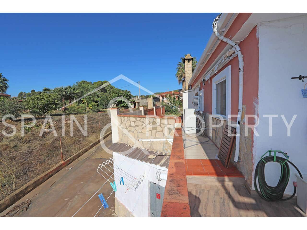 4 bedroom Villa for sale in Montroy with pool garage - € 249,900 (Ref: 9280664)