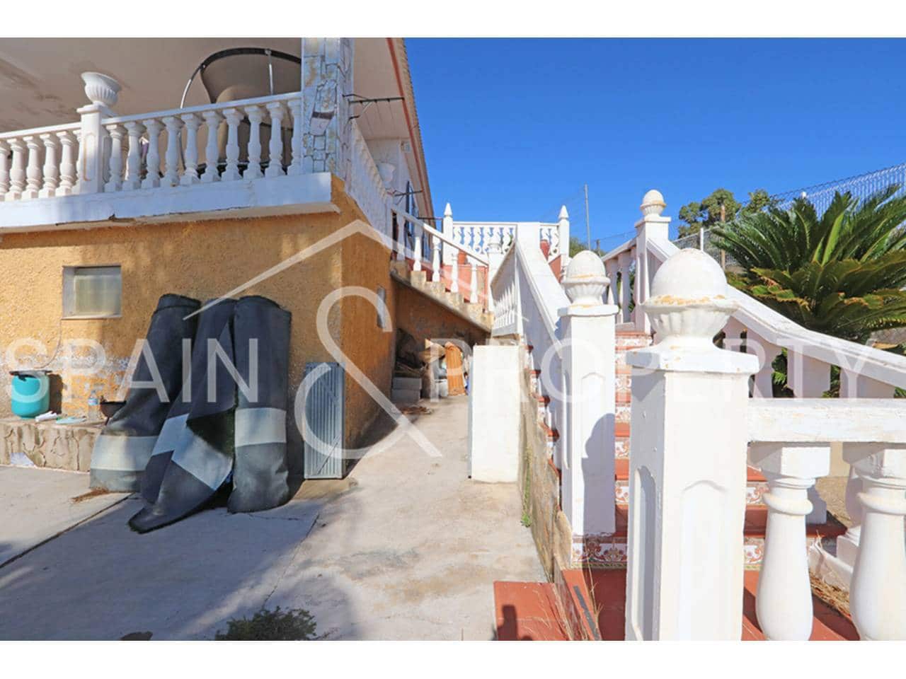 4 bedroom Villa for sale in Montroy with pool garage - € 249,900 (Ref: 9280664)